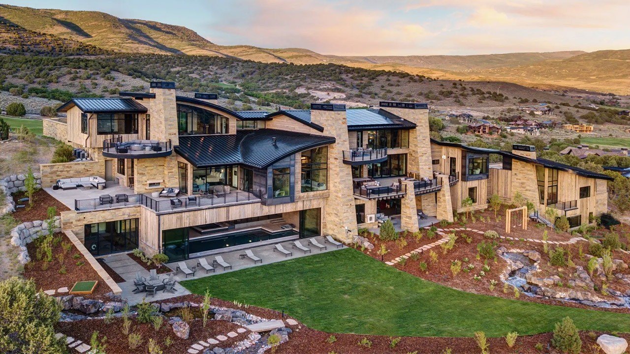 what-is-a-superhome-10-must-see-mansions-that-define-the-high-end-trend.jpg What Is a Superhome? 10 Must-See Mansions That Define the High-End Trend