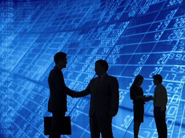 Crypto Regulatory Clarity Top Catalyst for Industry Growth: Coinbase & EYP Survey