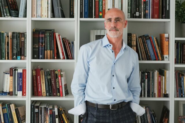 this-happiness-expert-at-harvard-business-school-reveals-the-big-mistake-youre-making-plus689ae2c9a5290.jpg This Happiness Expert at Harvard Business School Reveals the ‘Big Mistake’ You’re Making — Plus the Money and Career Secrets That Lead to Real Satisfaction