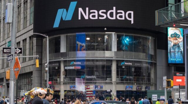 Can FX interest Rate Derivatives Traders Learn from Binary Options?