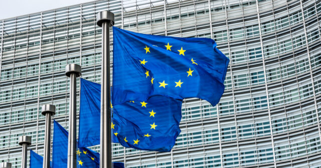 ECB Flags Rising Stablecoin Risks Amid Surging Market Growth